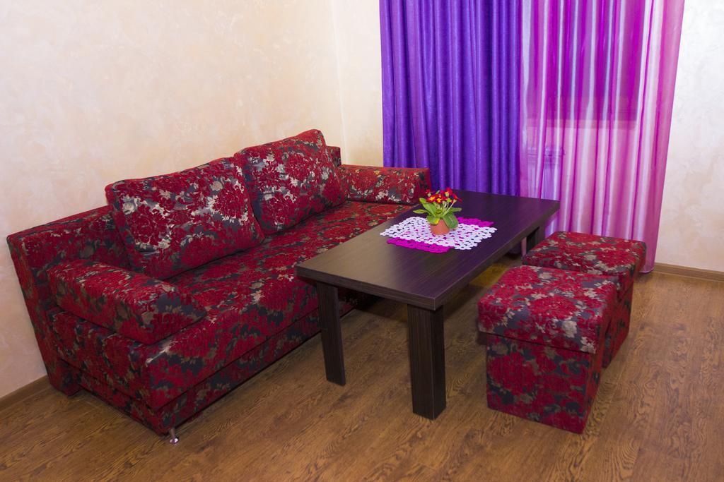 Planet Hotel Jereván Szoba fotó
