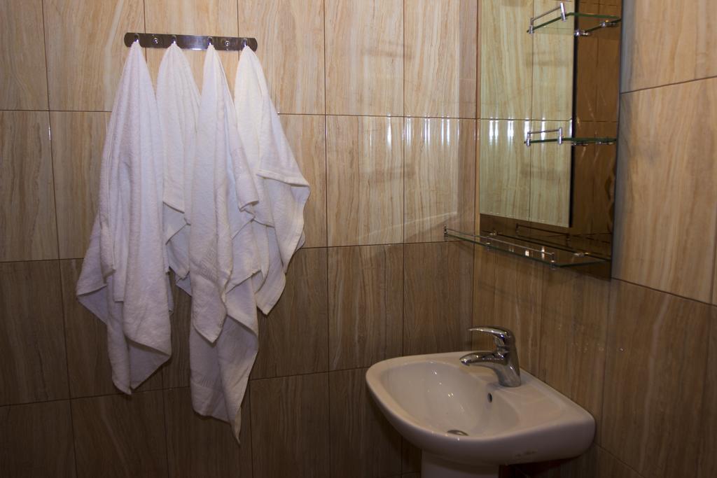 Planet Hotel Jereván Szoba fotó